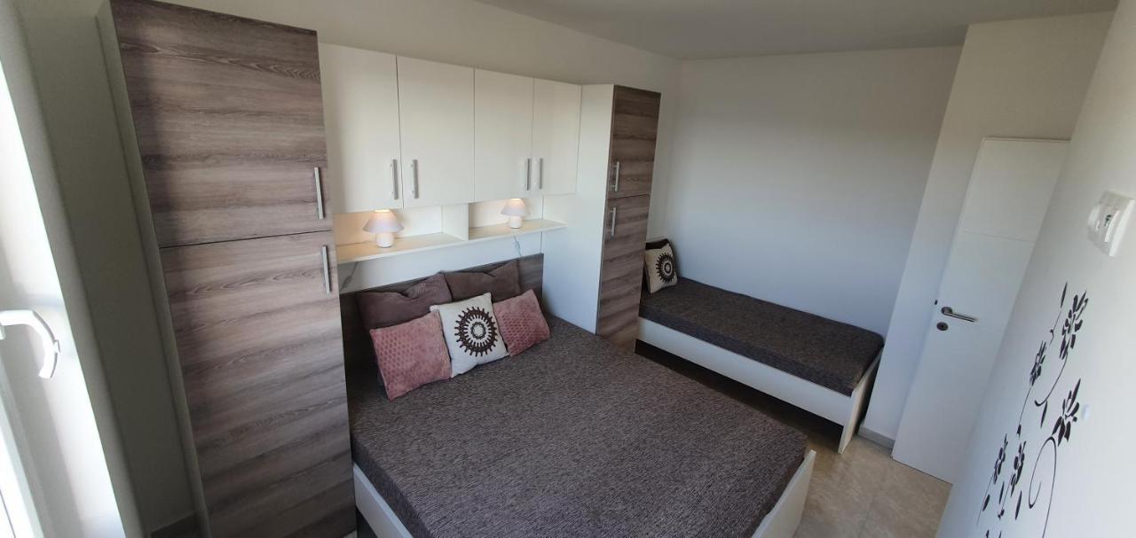 Seahorse Luxury Apartment With Pool And Sea View Novalja Eksteriør billede