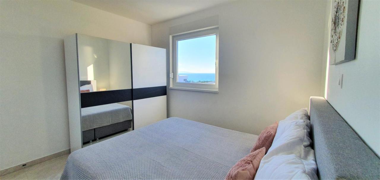 Seahorse Luxury Apartment With Pool And Sea View Novalja Eksteriør billede