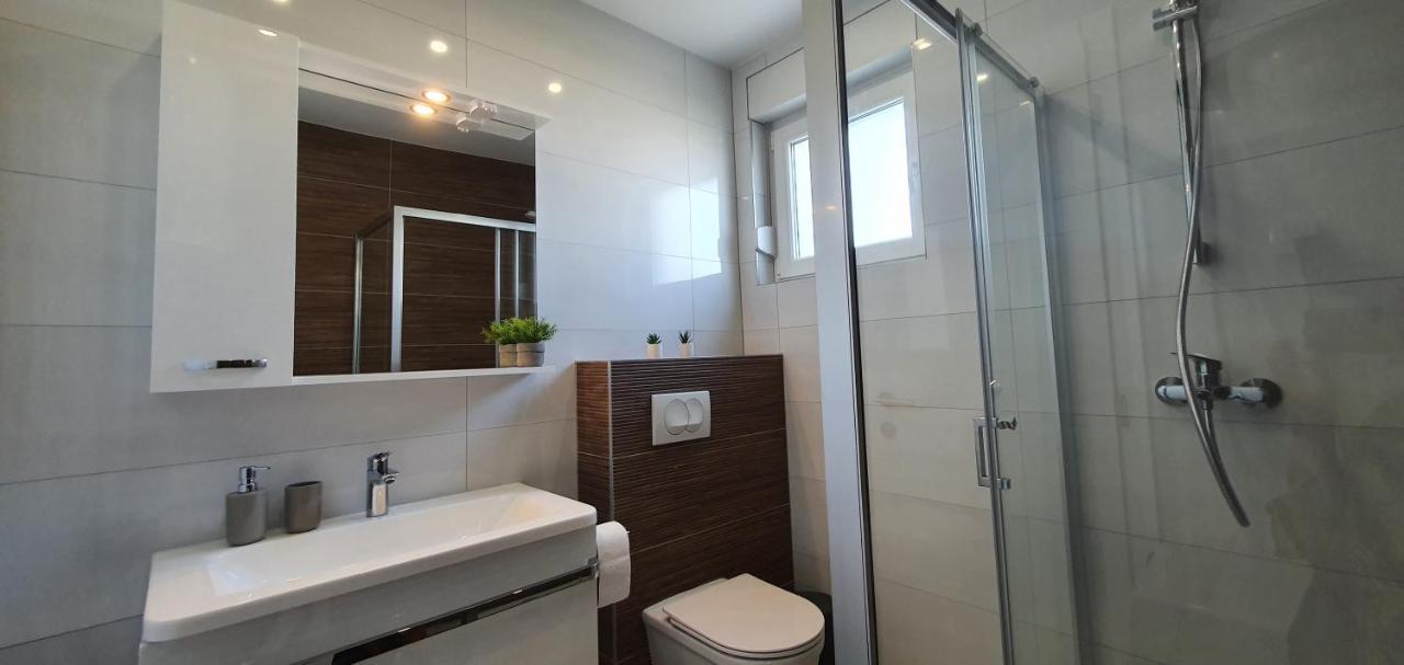 Seahorse Luxury Apartment With Pool And Sea View Novalja Eksteriør billede